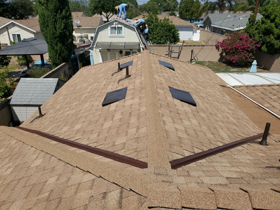 owens-corning-golden-meadow-shingles-02